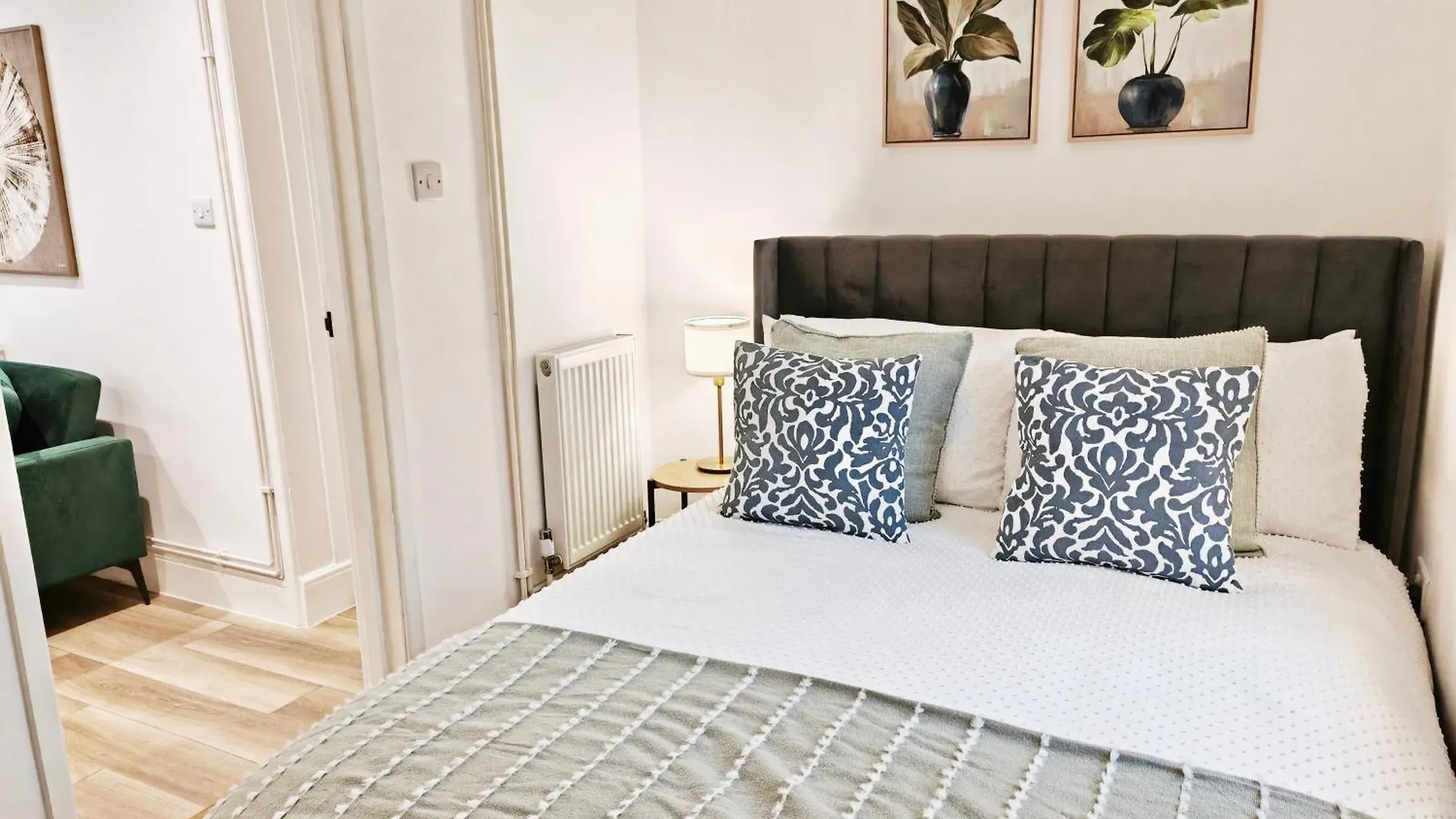 Contractor-Friendly 2-Bed Apartment - Fast Wifi And Free Overnight Parking Exeter