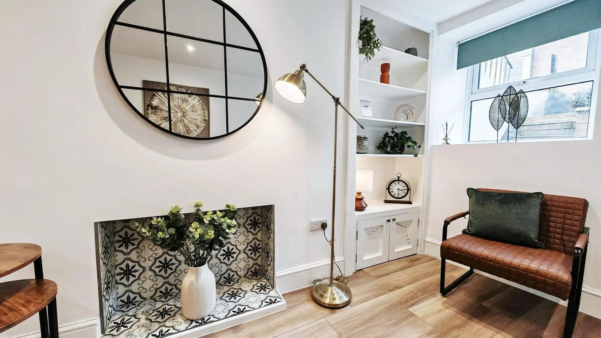 Contractor-Friendly 2-Bed Apartment - Fast Wifi And Free Overnight Parking Exeter United Kingdom